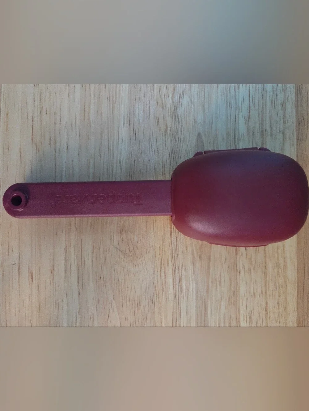 TUPPERWARE CUTLERY SET IN CASE